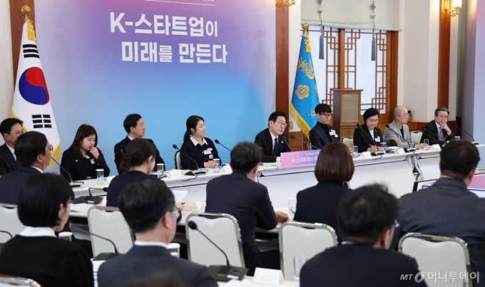 이재명 대통령이 30일 청와대에서 열린 국가창업시대 전략회의  'K-스타트업이 미래를 만든다'에서 발언하고 있다. /사진=뉴스1 